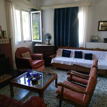 Vila Vacation House Dionysia Aígio Exteriér fotografie